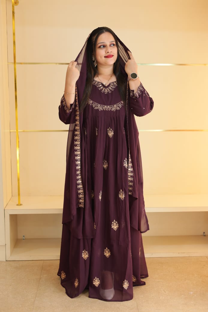 🌸New Stylish Georgette Gown with Dupatta