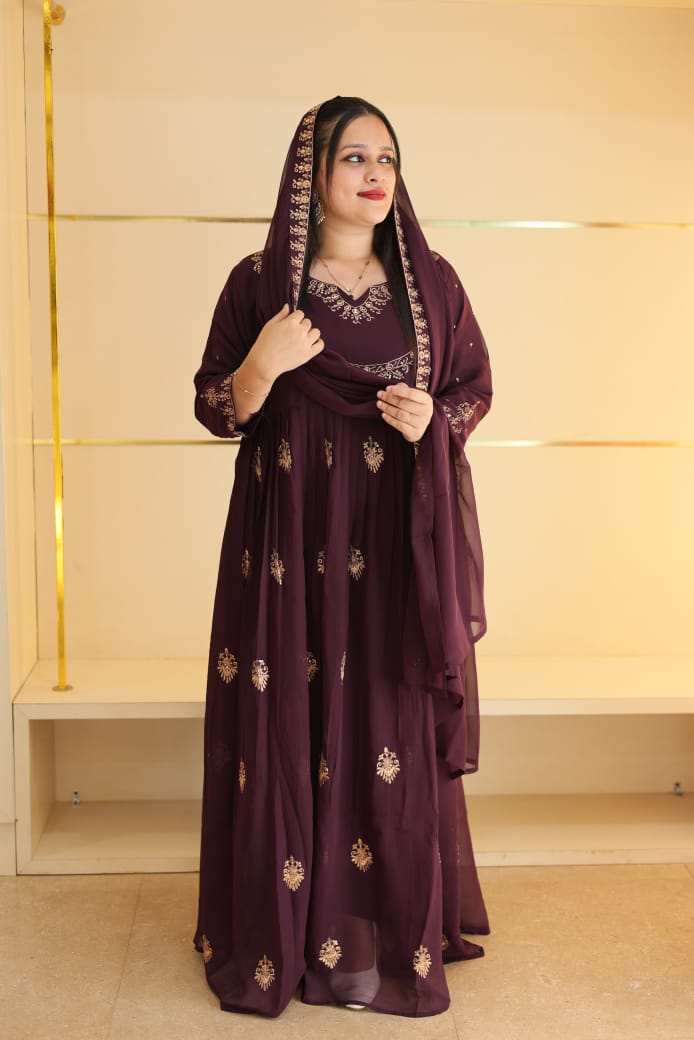 🌸New Stylish Georgette Gown with Dupatta