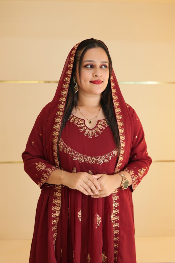 🌸New Stylish Georgette Gown with Dupatta