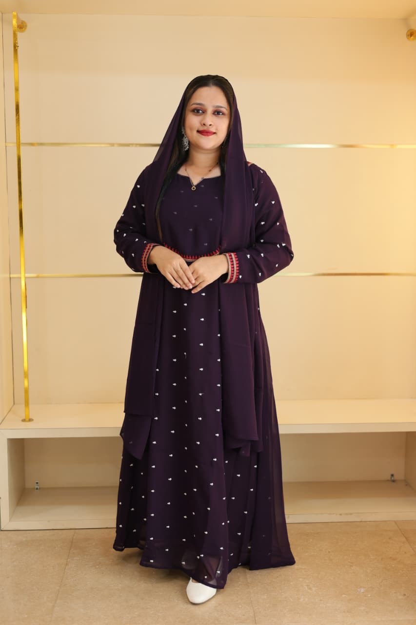 🌸 New Stylish Gown with Dupatta – Premium Georgette Fabric 🌸