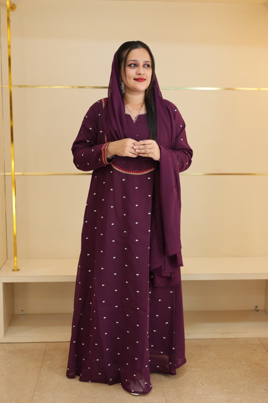 🌸 New Stylish Gown with Dupatta – Premium Georgette Fabric 🌸