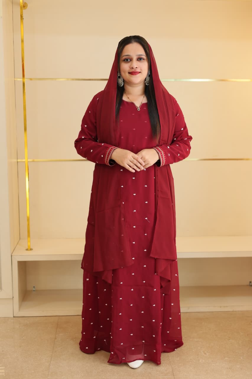 🌸 New Stylish Gown with Dupatta – Premium Georgette Fabric 🌸