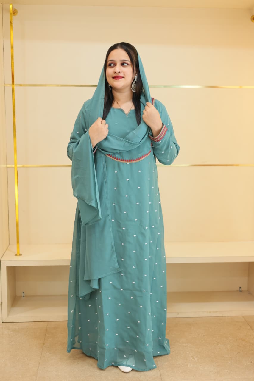 🌸 New Stylish Gown with Dupatta – Premium Georgette Fabric 🌸