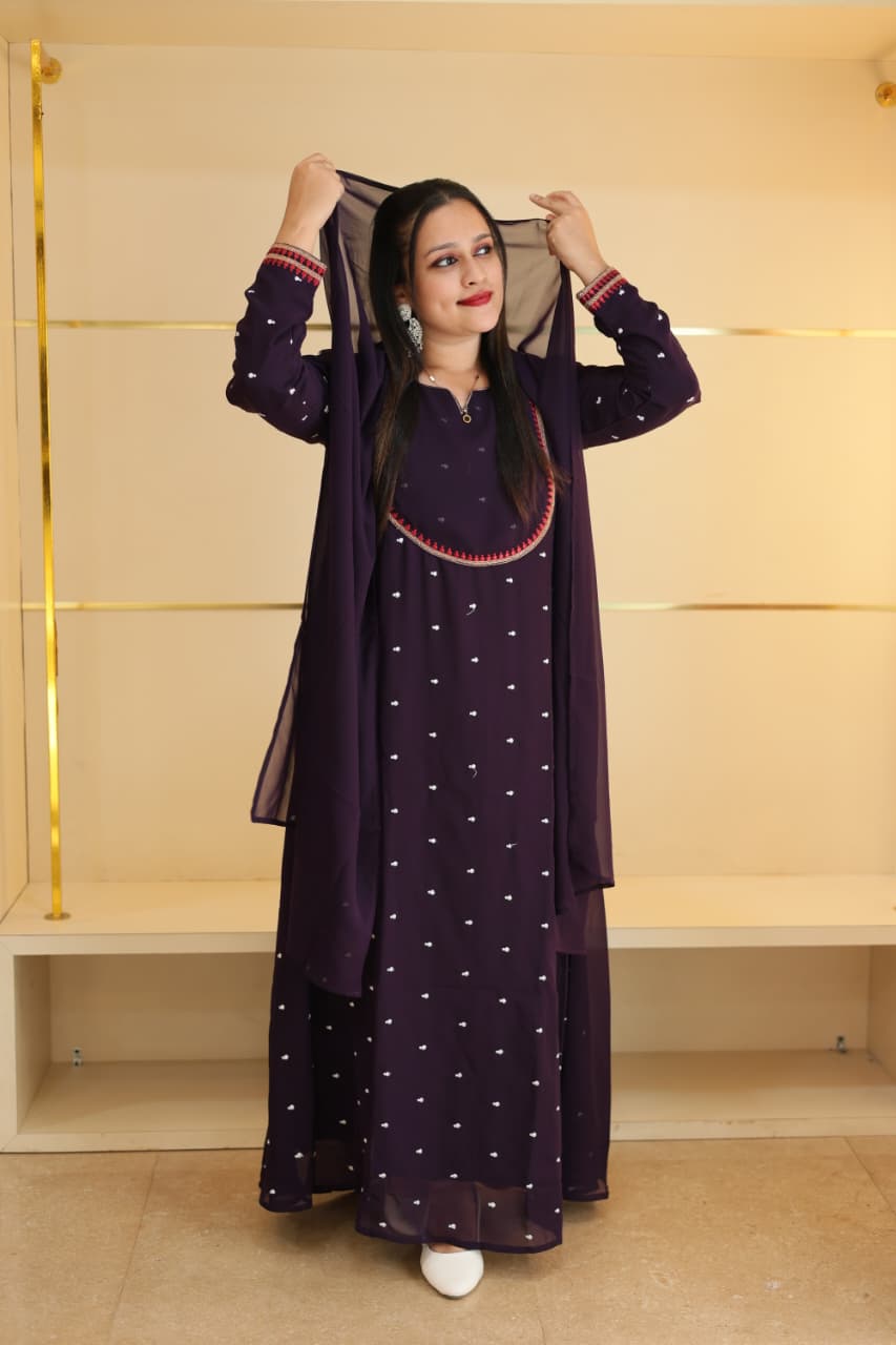 🌸 New Stylish Gown with Dupatta – Premium Georgette Fabric 🌸