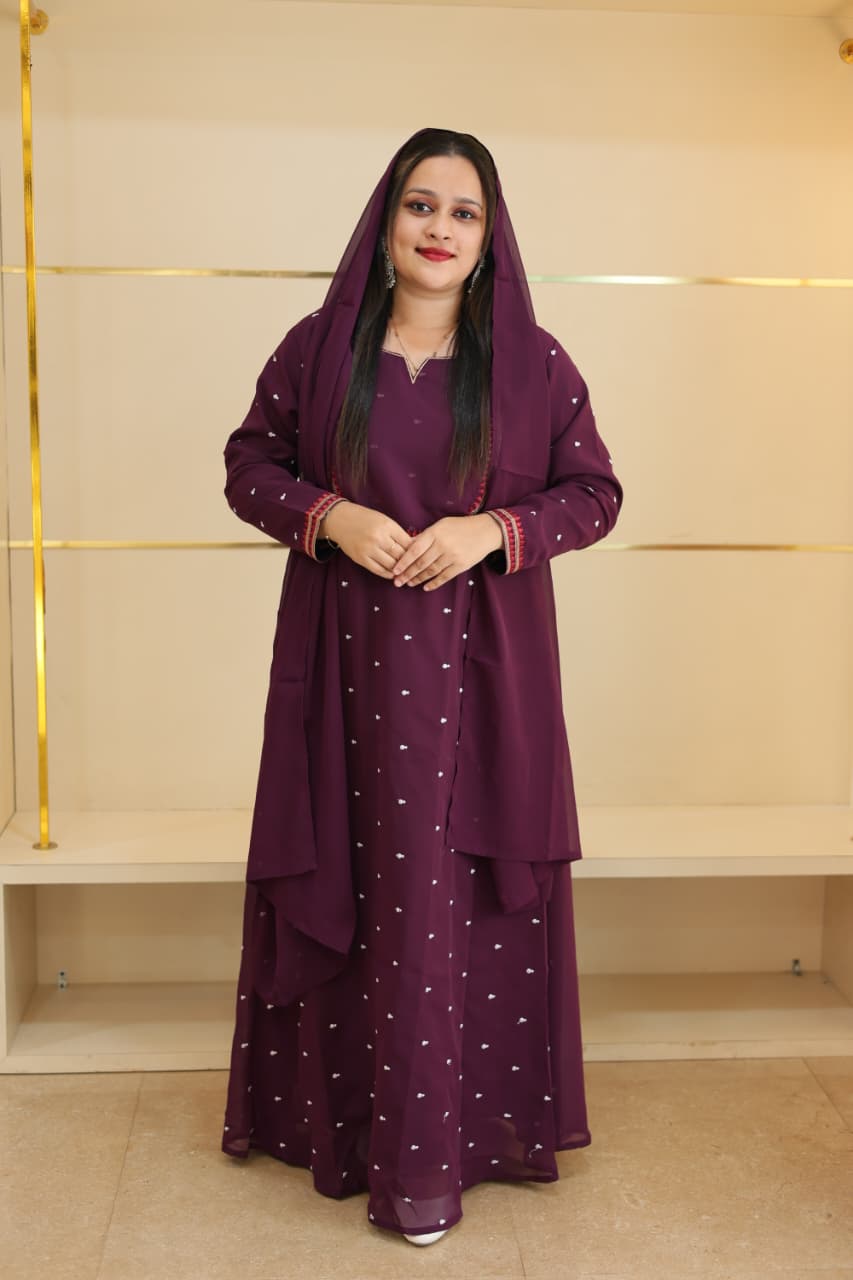 🌸 New Stylish Gown with Dupatta – Premium Georgette Fabric 🌸
