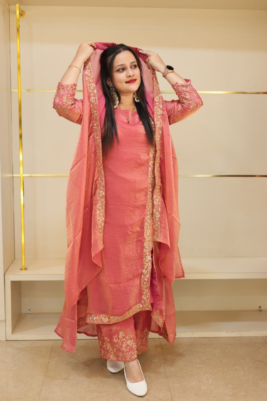 🌸 New Stylish Salwar – Burberry Fabric 🌸