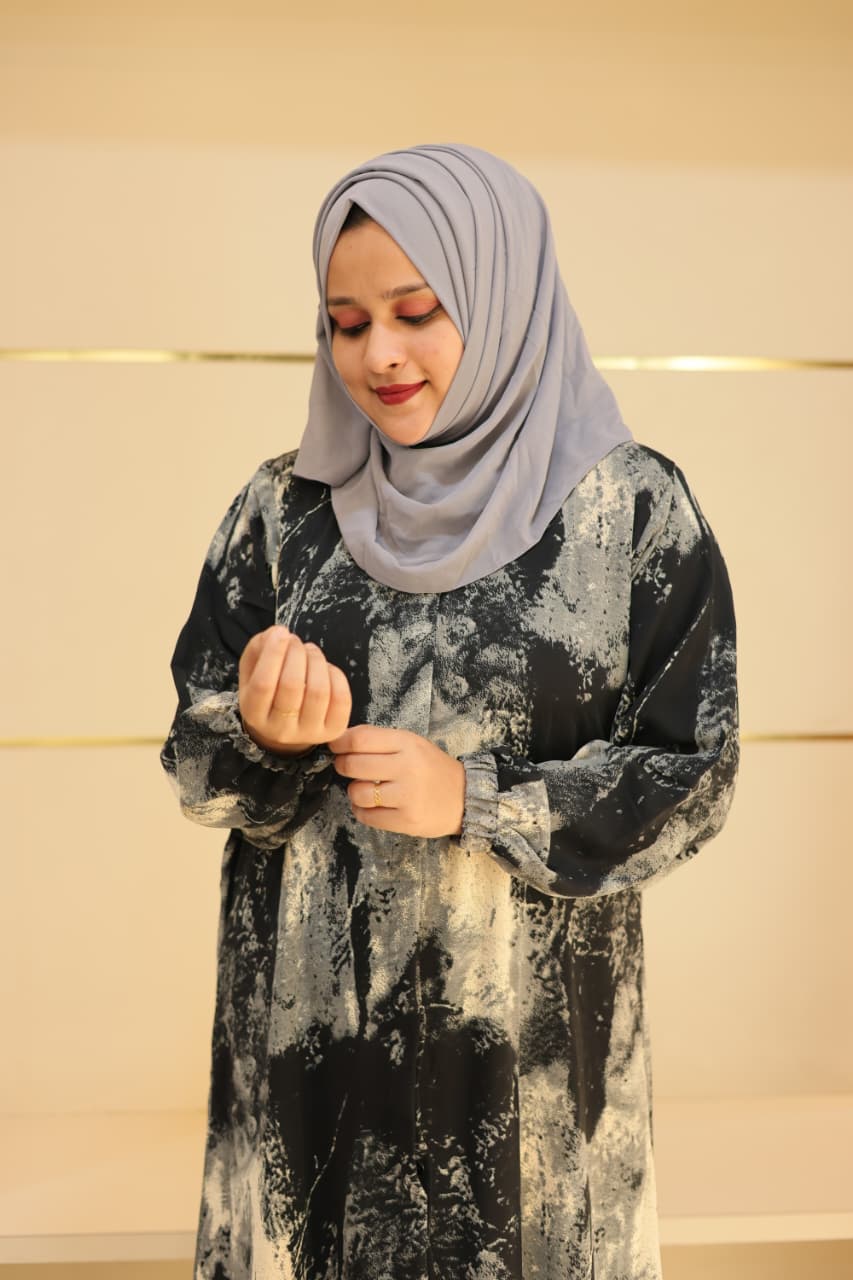 ✨ New Stylish Gown – Premium Imported Fabric ✨