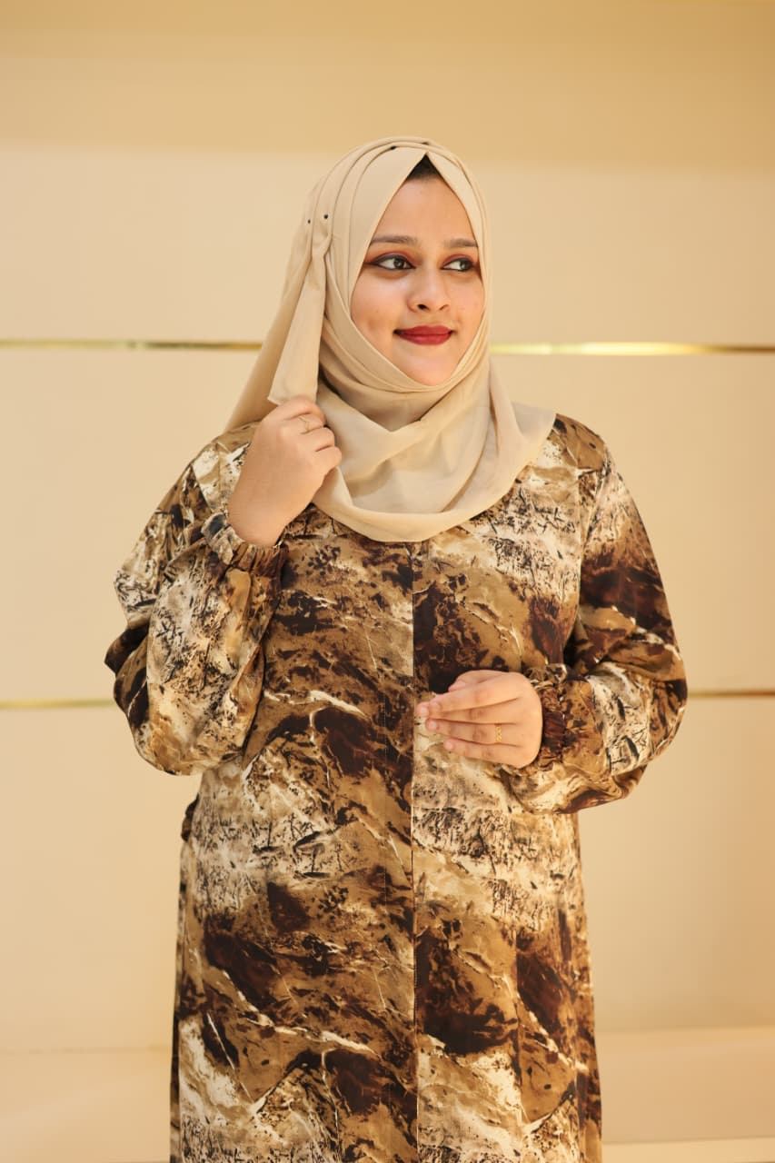 ✨ New Stylish Gown – Premium Imported Fabric ✨